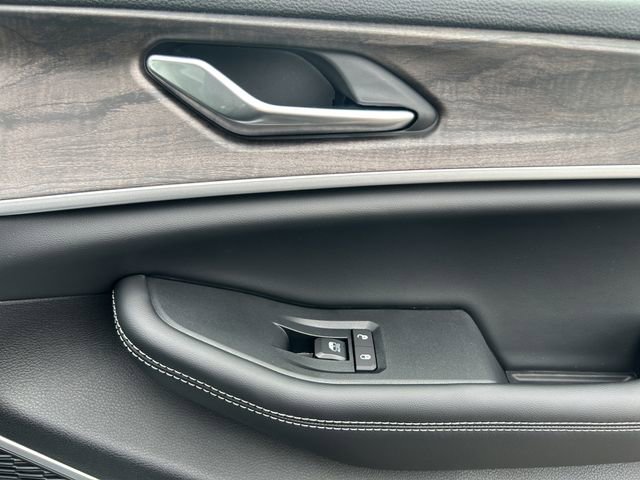 New 2026 Jeep Grand Cherokee L Limited AWD/4WD image 19