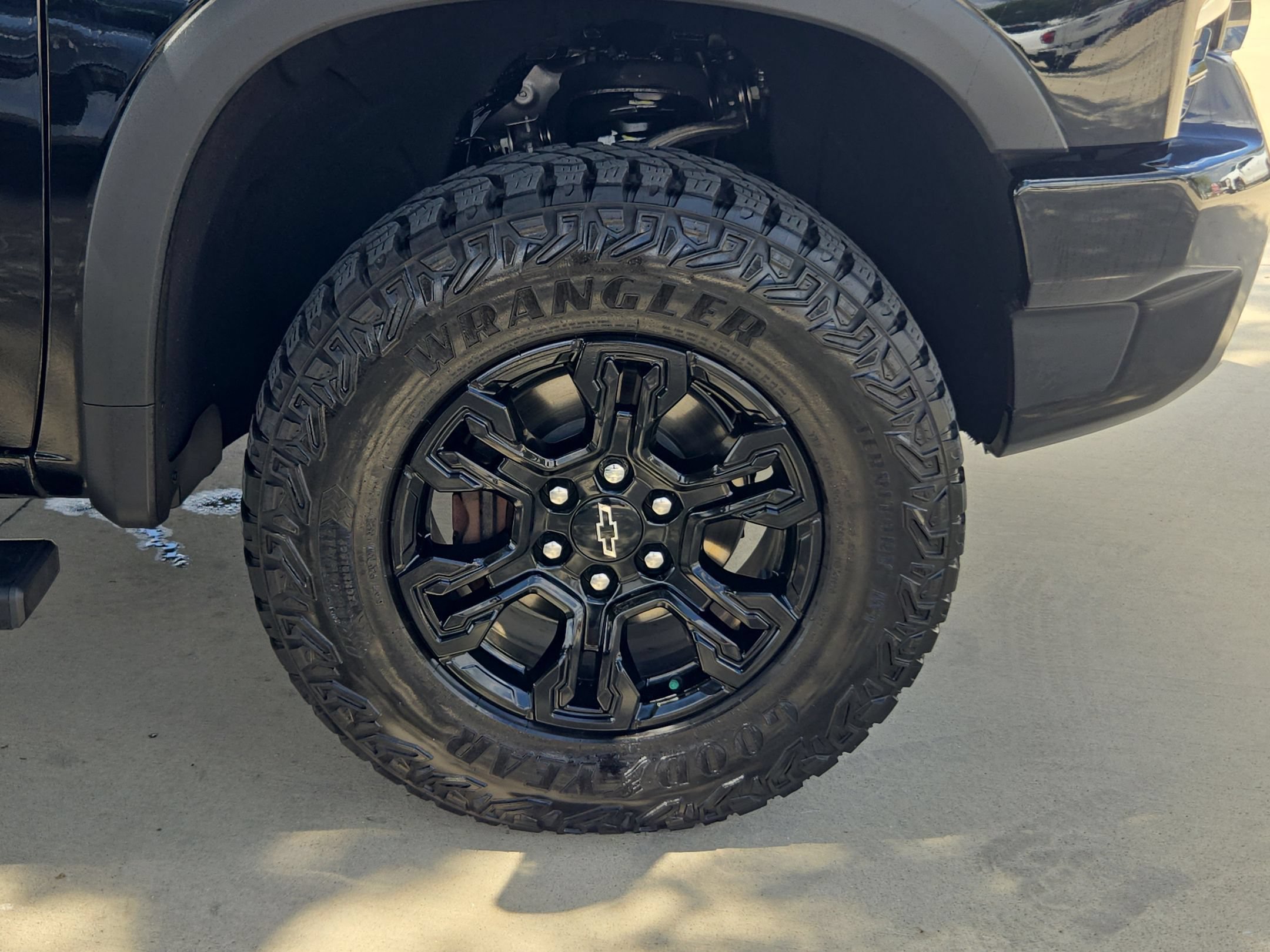 Certified 2023 Chevrolet Silverado 1500 ZR2 w/ Technology Package AWD/4WD image 26