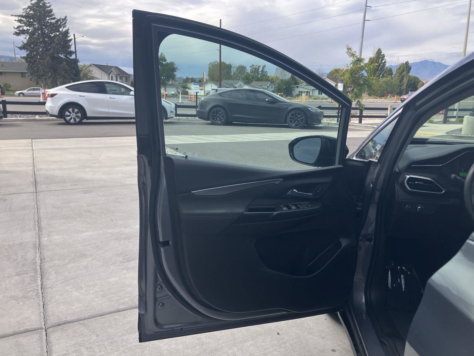Used 2023 Chevrolet Bolt LT w/ Driver Confidence Package FWD image 11