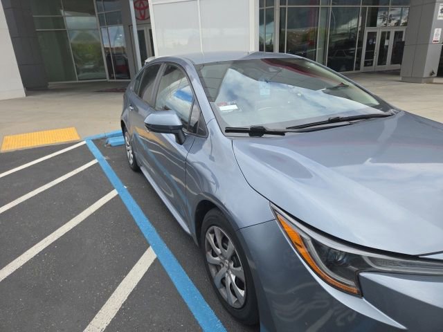 Used 2020 Toyota Corolla LE FWD image 1