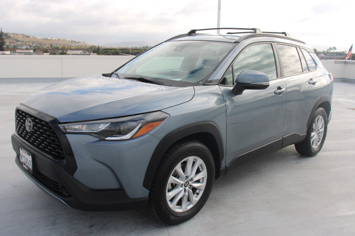 Certified 2022 Toyota Corolla Cross LE AWD/4WD image 6