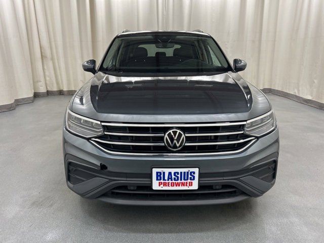 Used 2022 Volkswagen Tiguan SE w/ Panoramic Sunroof Package image 8