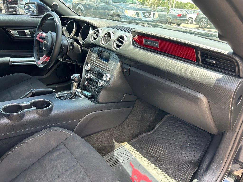 Used 2018 Ford Mustang Coupe RWD image 38