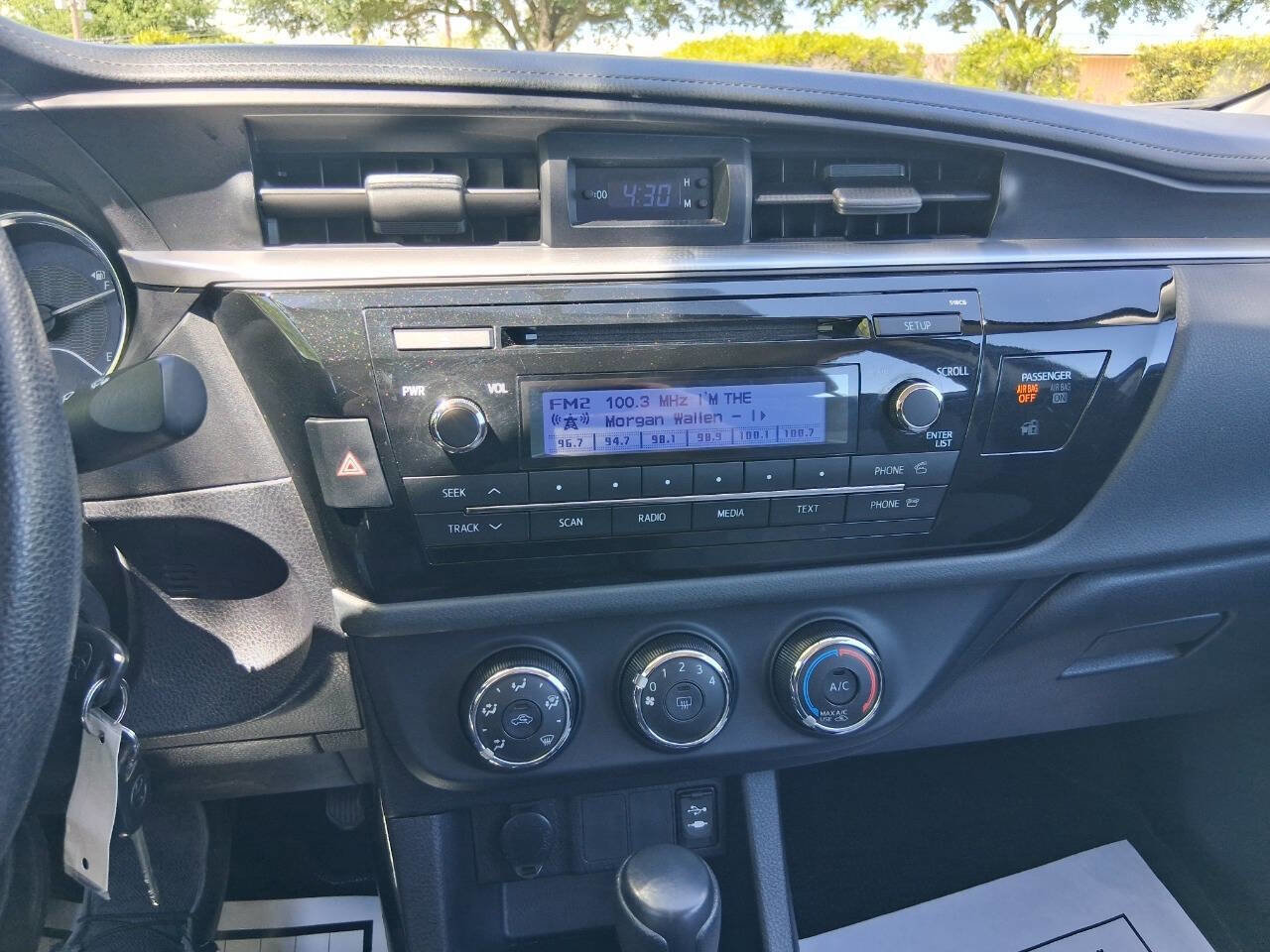 Used 2015 Toyota Corolla L image 18