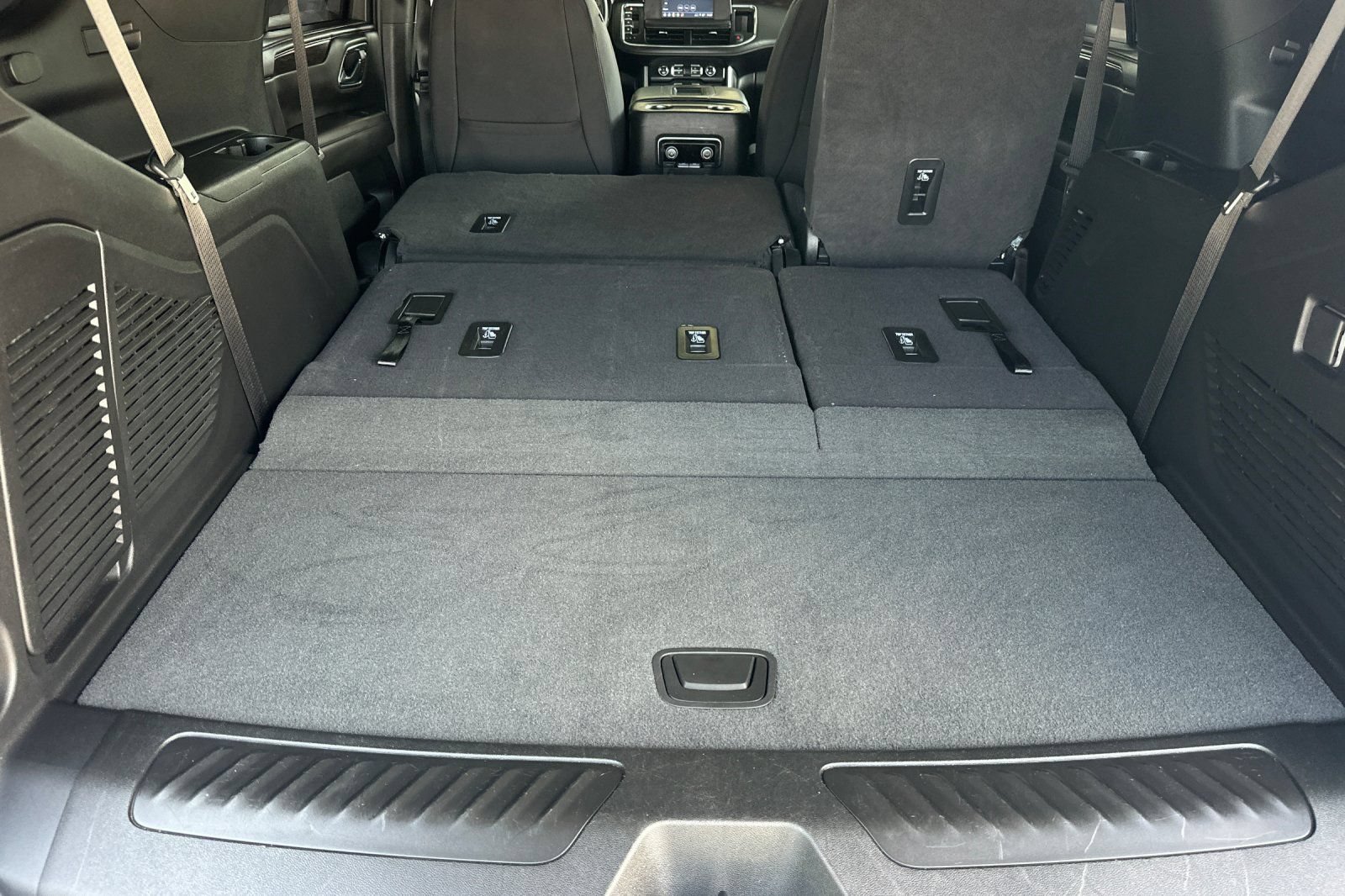 Used 2024 Chevrolet Tahoe LS RWD image 18