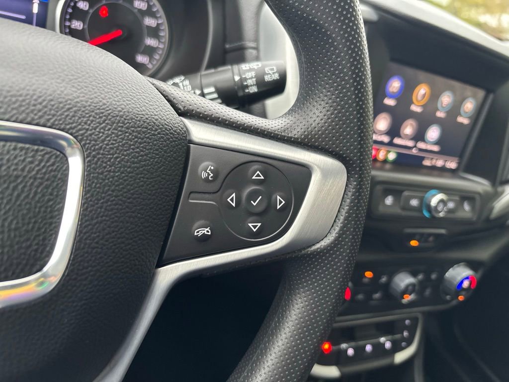 Used 2023 GMC Terrain SLE w/ Driver Convenience Package image 30