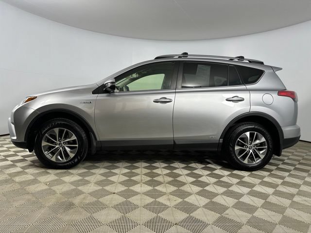 Used 2017 Toyota RAV4 XLE AWD/4WD image 10