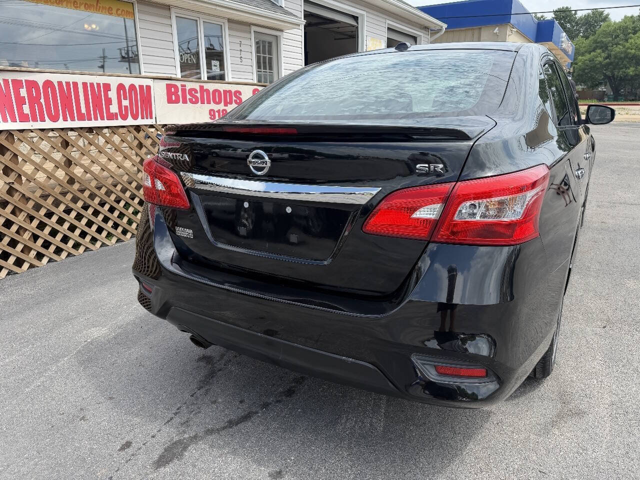 Used 2016 Nissan Sentra SR w/ Driver's Assist Package FWD image 7