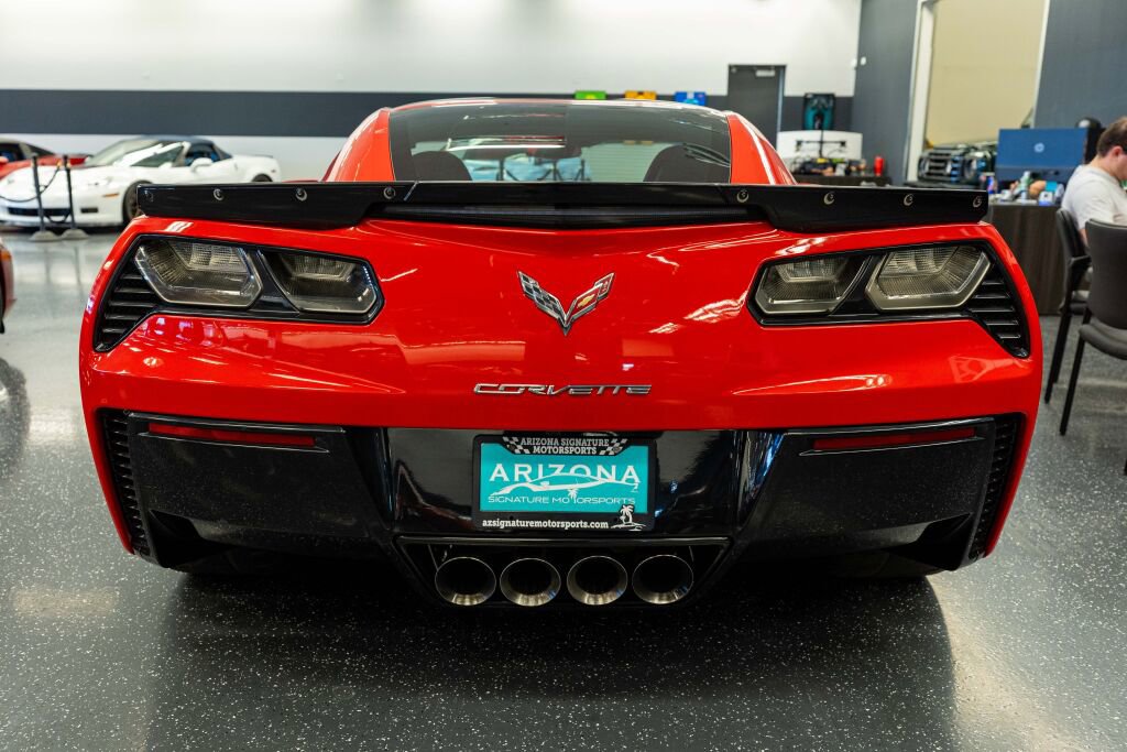 Used 2015 Chevrolet Corvette Z06 w/ 3LZ Preferred Equipment Group image 6