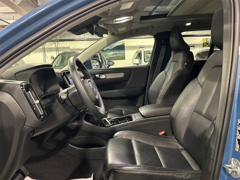 Certified 2024 Volvo XC40 B5 Plus w/ Protection Package Premier image 10