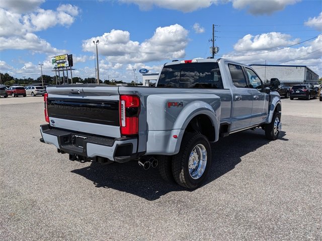 New 2026 Ford F450 Platinum w/ FX4 Off-Road Package image 3