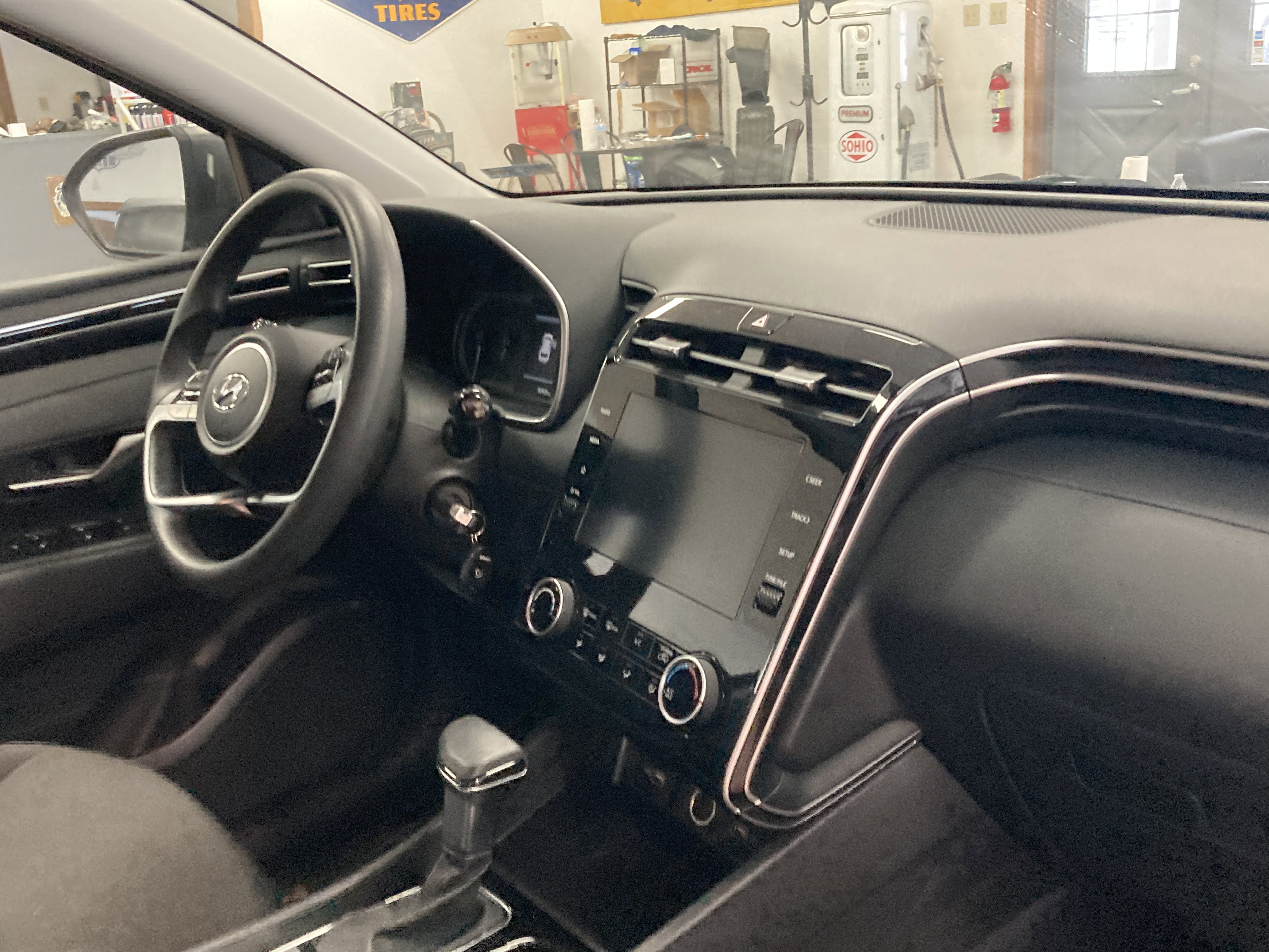 Used 2022 Hyundai Tucson SE image 19