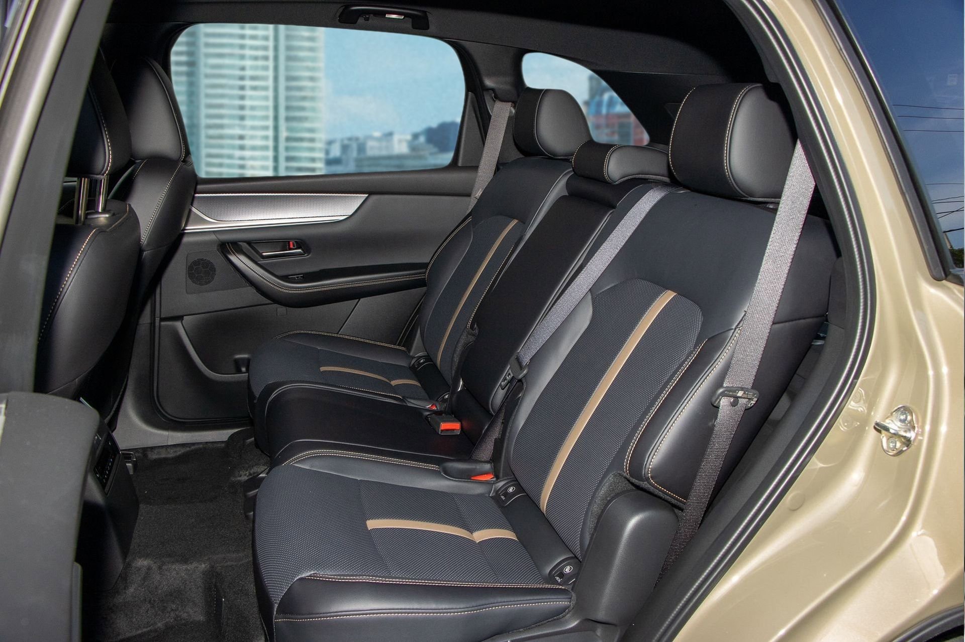 New 2025 MAZDA CX-70 Plug-In Hybrid w/ Premium Plus image 7