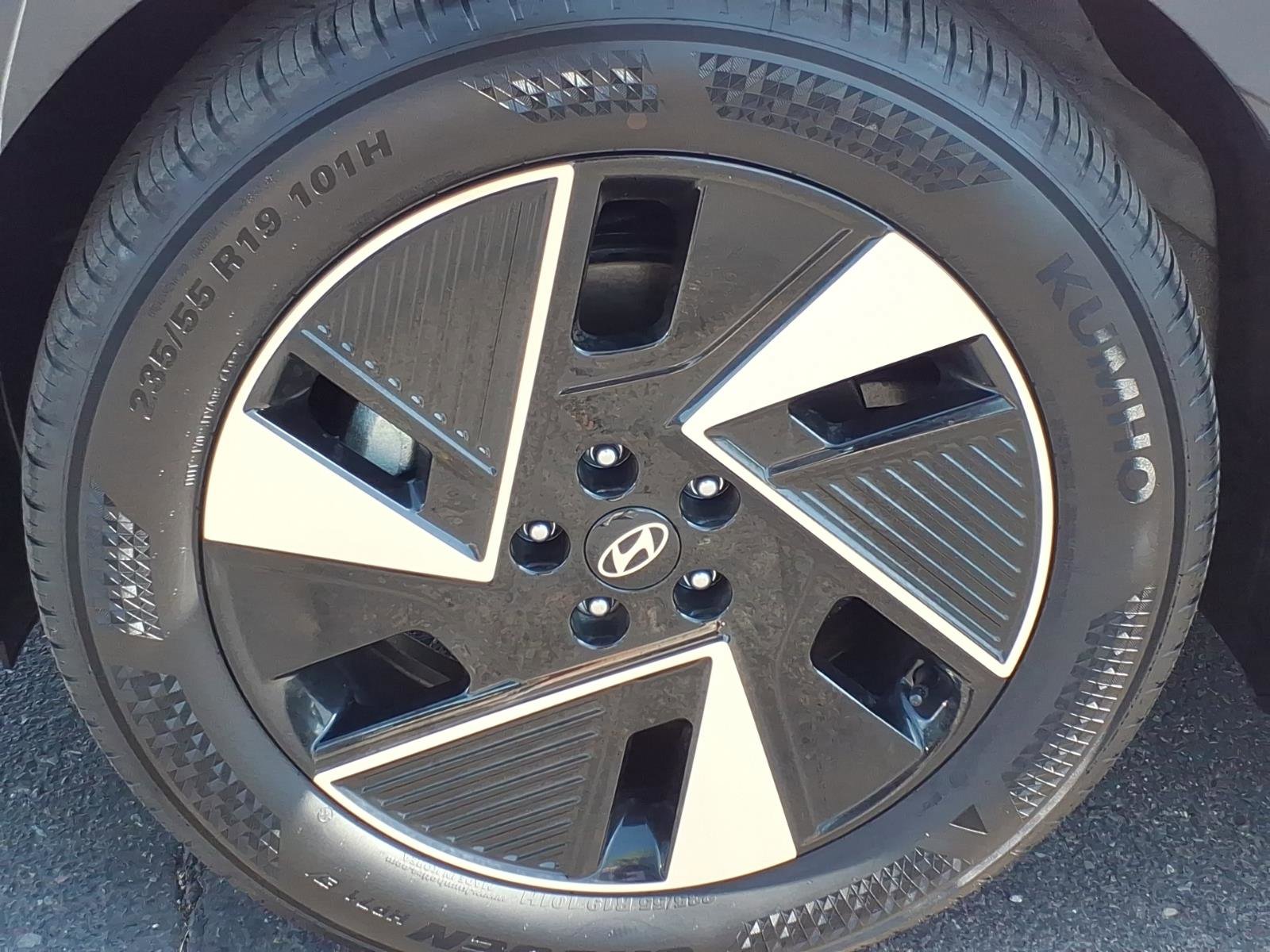 Certified 2025 Hyundai Ioniq 5 SEL RWD image 9