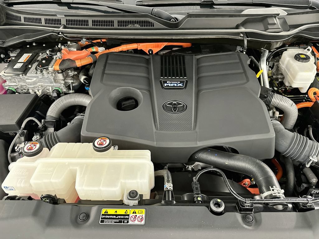 Used 2024 Toyota Sequoia Platinum AWD/4WD image 33