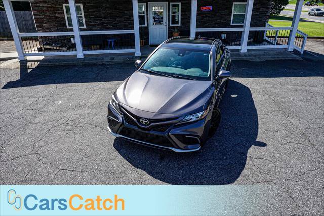 Used 2022 Toyota Camry XSE FWD image 3