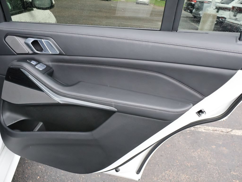 Used 2021 BMW X7 M50i AWD/4WD image 47