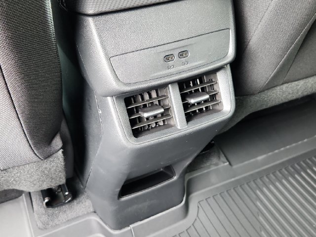 New 2027 Chevrolet Equinox LT w/ Safety and Technology Package FWD image 16