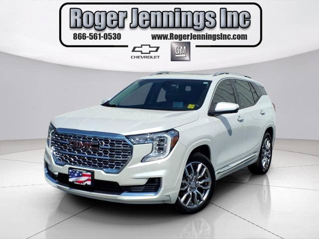 Used 2023 GMC Terrain Denali w/ Denali Premium Package AWD/4WD image 1