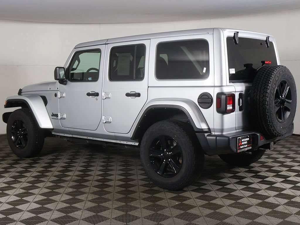 Used 2023 Jeep Wrangler Unlimited Sahara AWD/4WD image 7