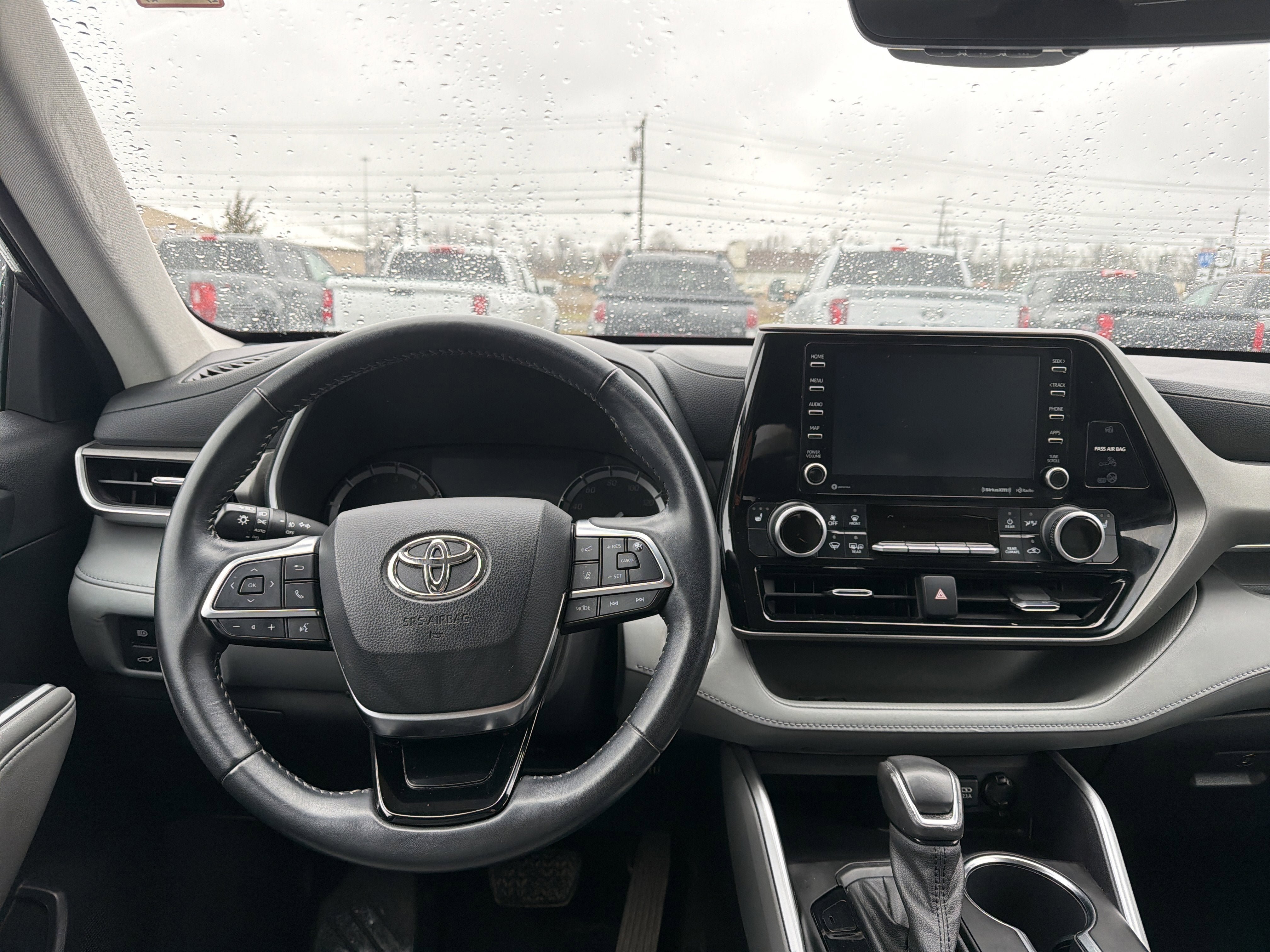 Used 2021 Toyota Highlander XLE image 13