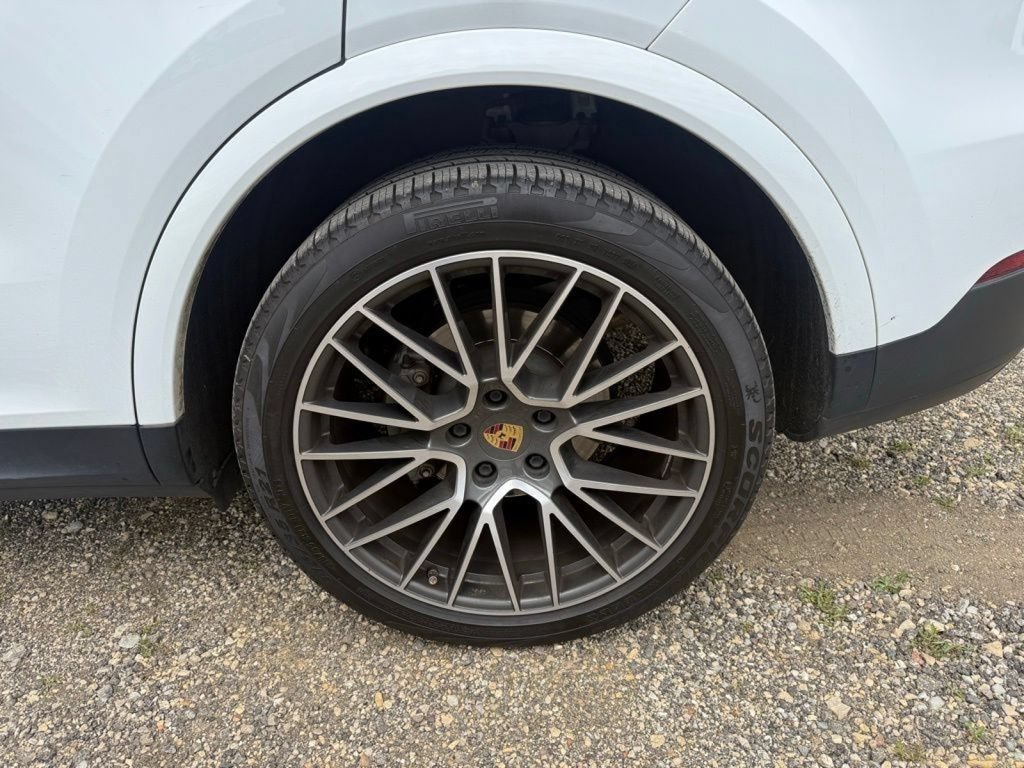 Used 2021 Porsche Cayenne S AWD/4WD image 18