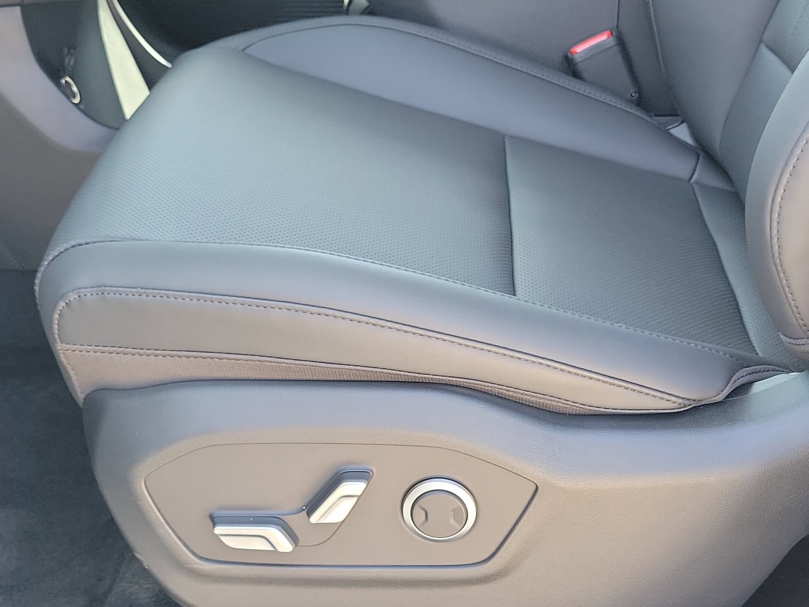 New 2026 Hyundai Santa Fe SEL FWD image 16