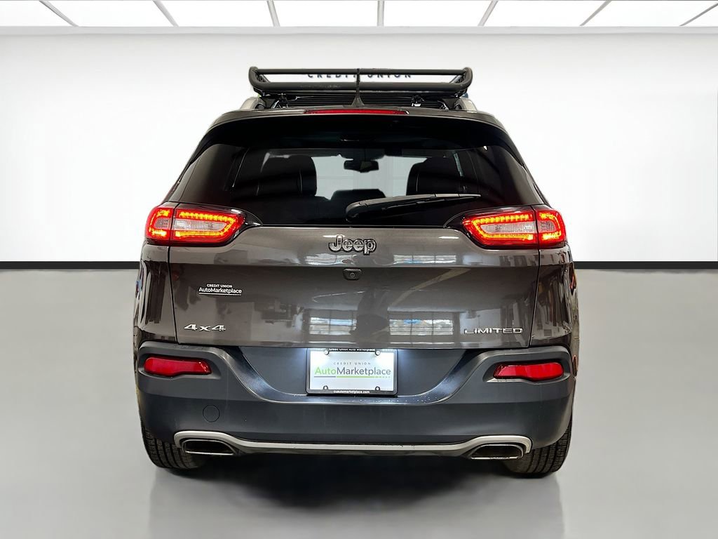 Used 2017 Jeep Cherokee Limited w/ Luxury Group AWD/4WD image 5