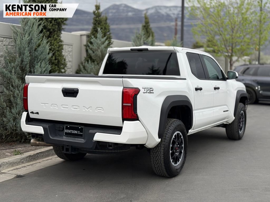 Used 2025 Toyota Tacoma TRD Off-Road image 9