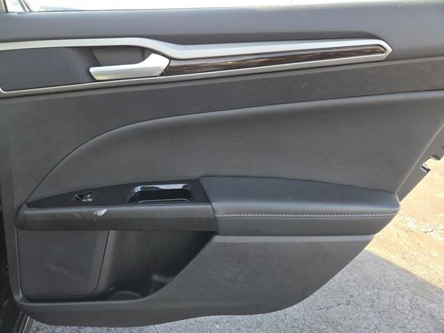 Used 2016 Ford Fusion SE w/ Equipment Group 202A image 24