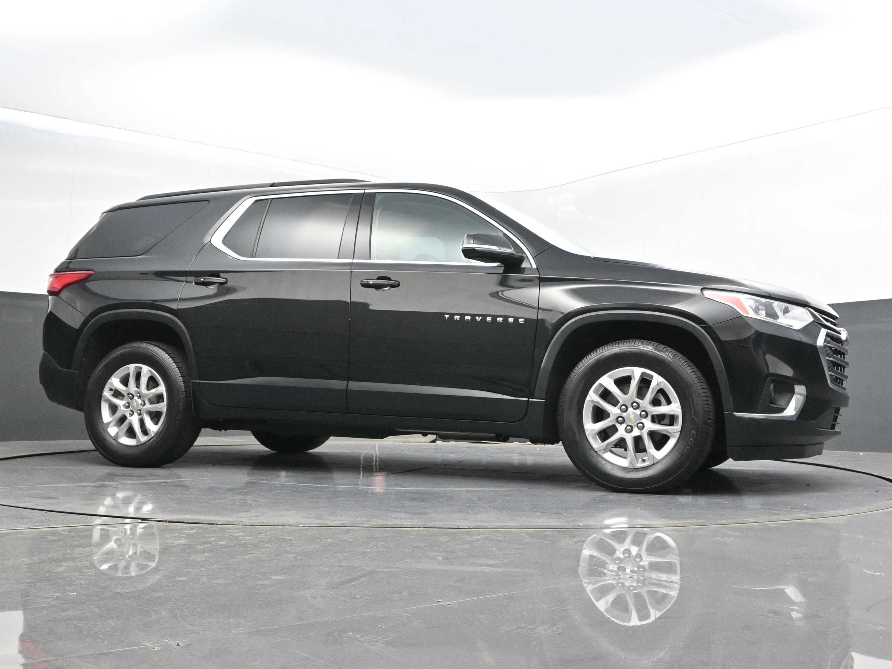 Used 2020 Chevrolet Traverse LT AWD/4WD image 44