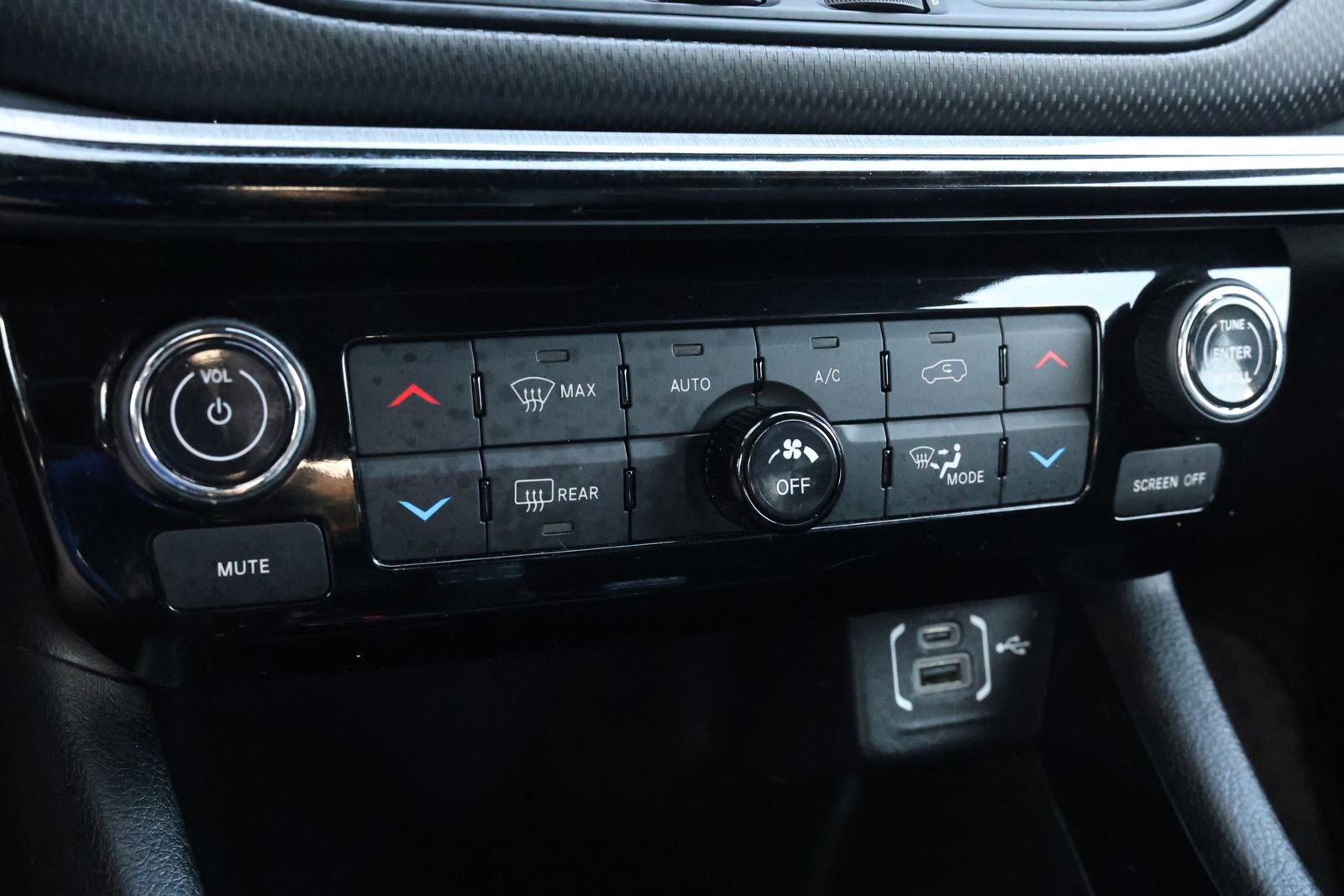 Used 2024 Jeep Compass Trailhawk image 21