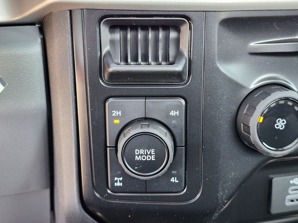 New 2026 Ford F250 XL w/ XL Chrome Package image 19