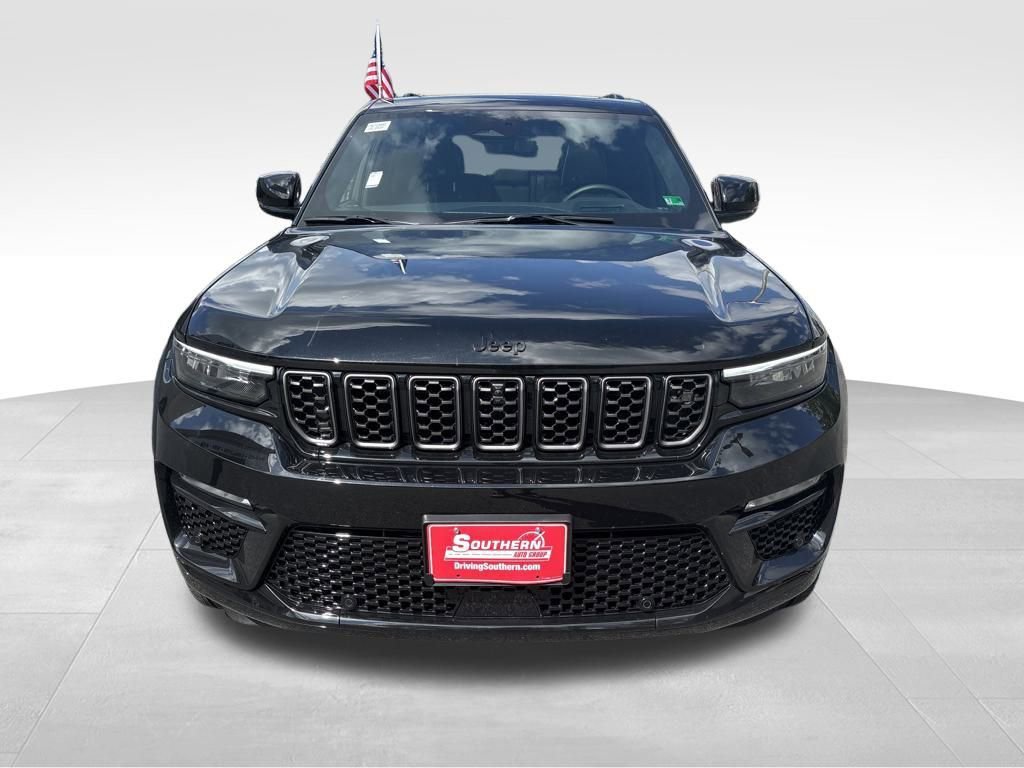 Used 2025 Jeep Grand Cherokee Summit AWD/4WD image 11