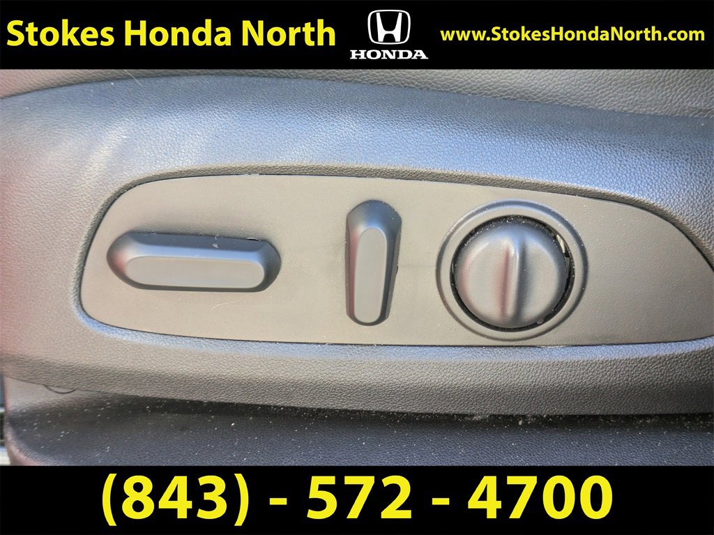 Used 2023 Chevrolet Equinox RS w/ RS Leather Package image 22