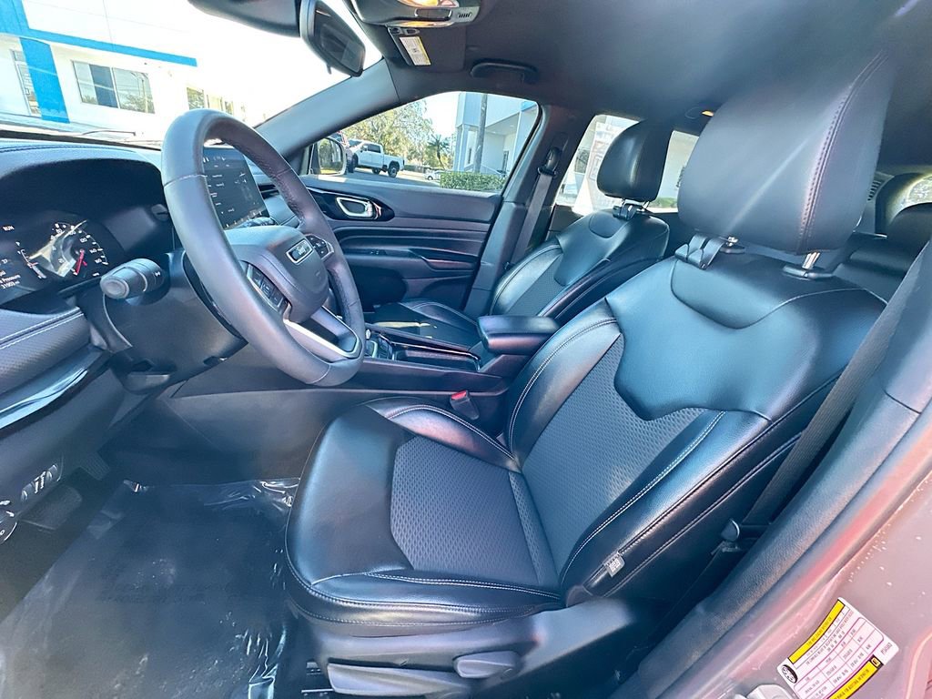 Used 2023 Jeep Compass Latitude image 20