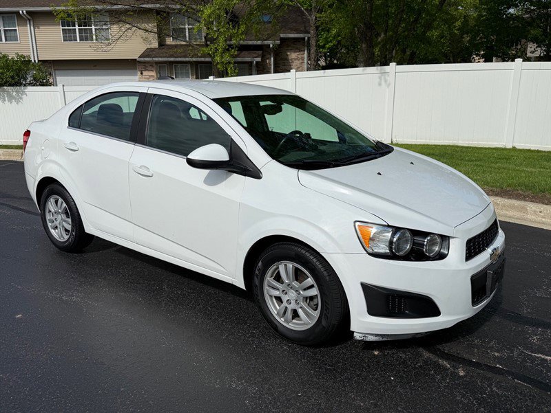 Used 2016 Chevrolet Sonic LT FWD image 4