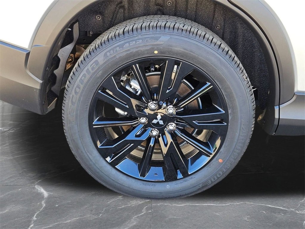 New 2026 Mitsubishi Eclipse Cross LE image 32