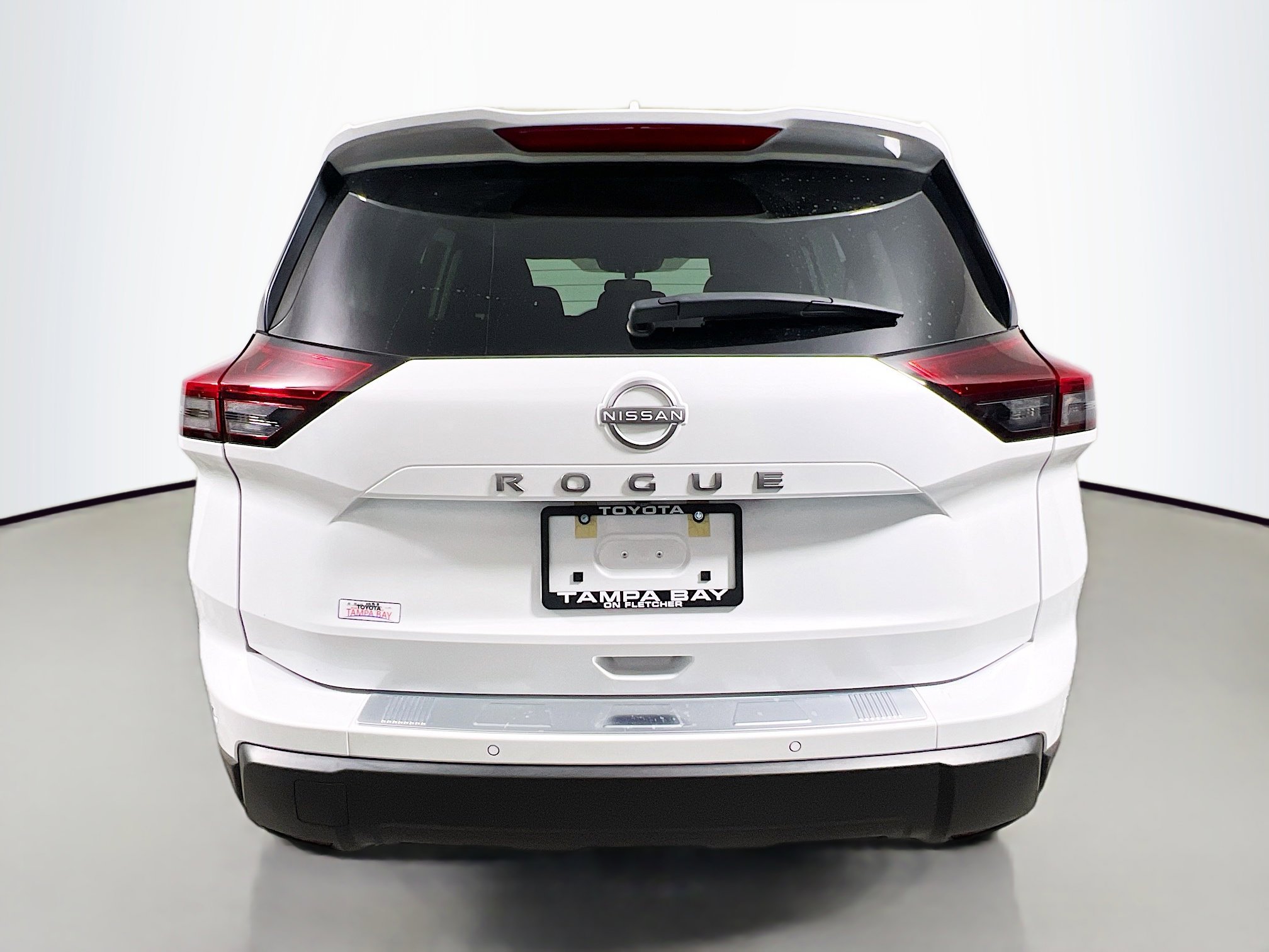 Used 2025 Nissan Rogue SV image 6