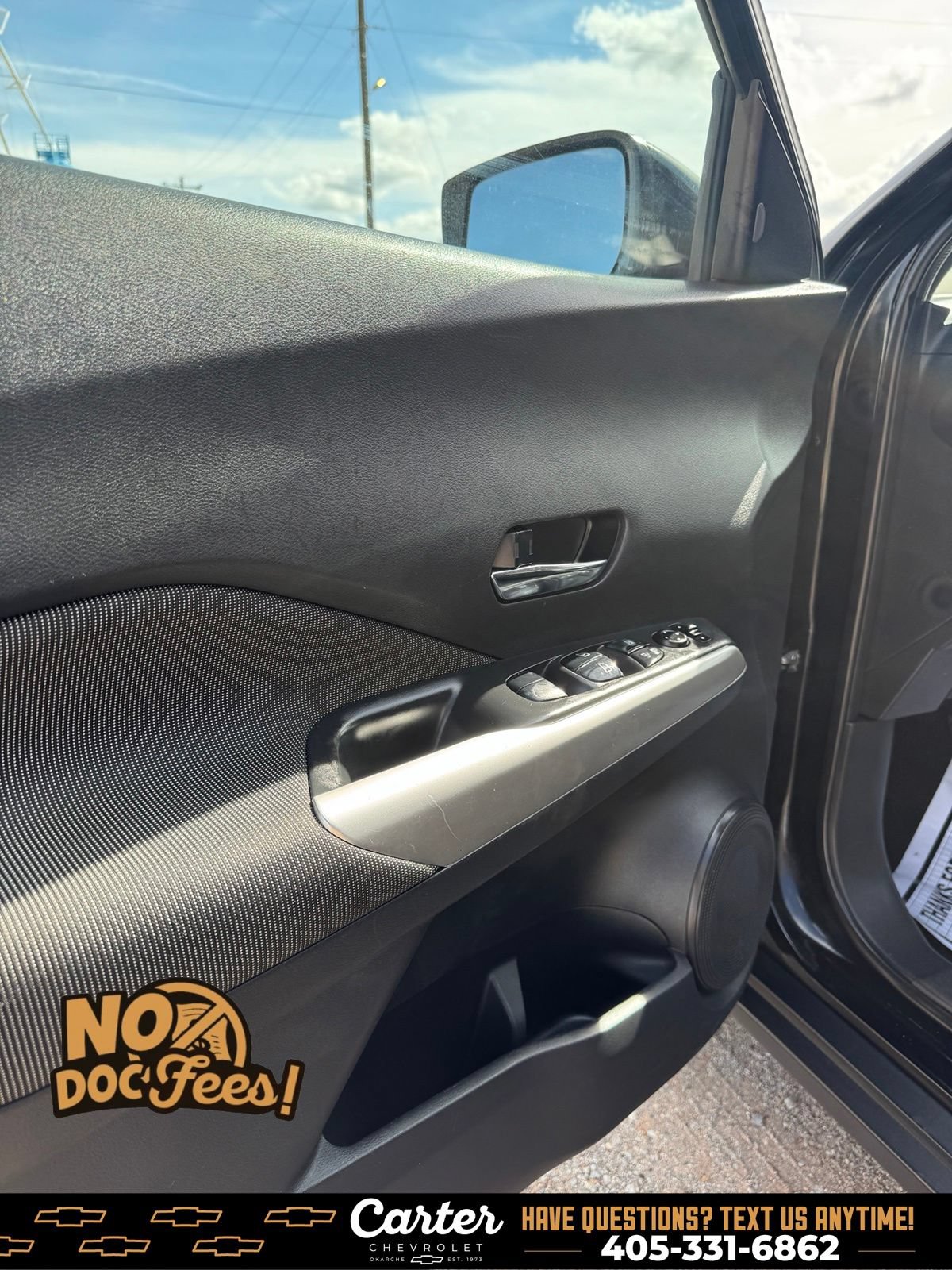 Used 2019 Nissan Kicks SV FWD image 12