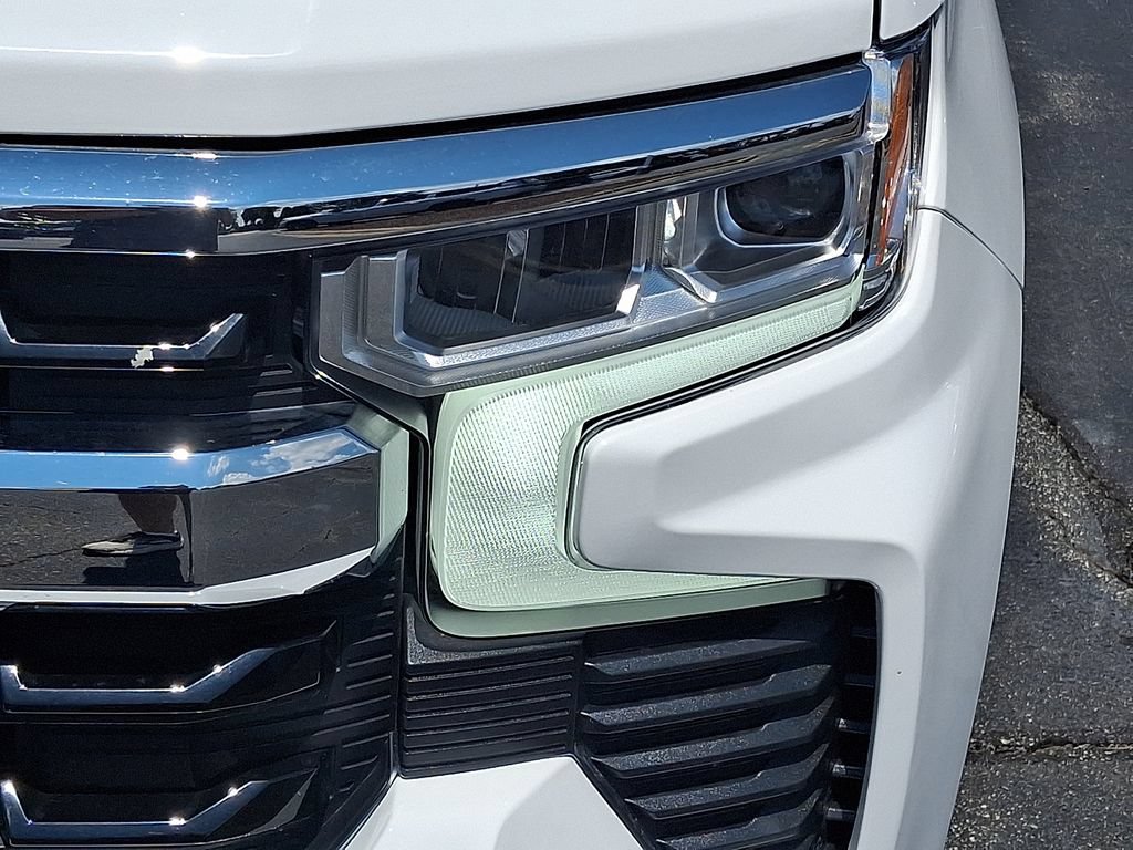 Used 2025 Chevrolet Silverado 1500 LT RWD image 9