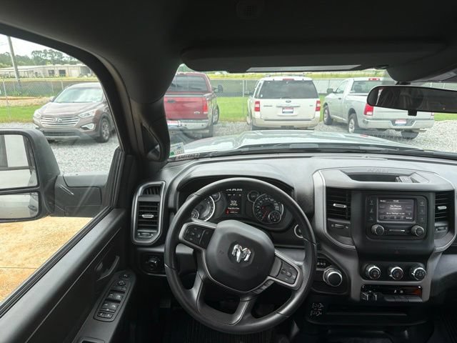 Used 2024 RAM 2500 Tradesman w/ Chrome Appearance Group AWD/4WD image 11
