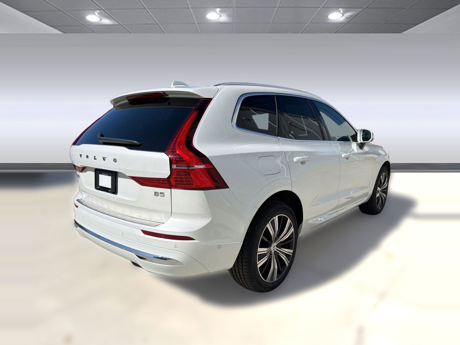 Used 2023 Volvo XC60 B5 Plus w/ Protection Package Premier FWD image 9