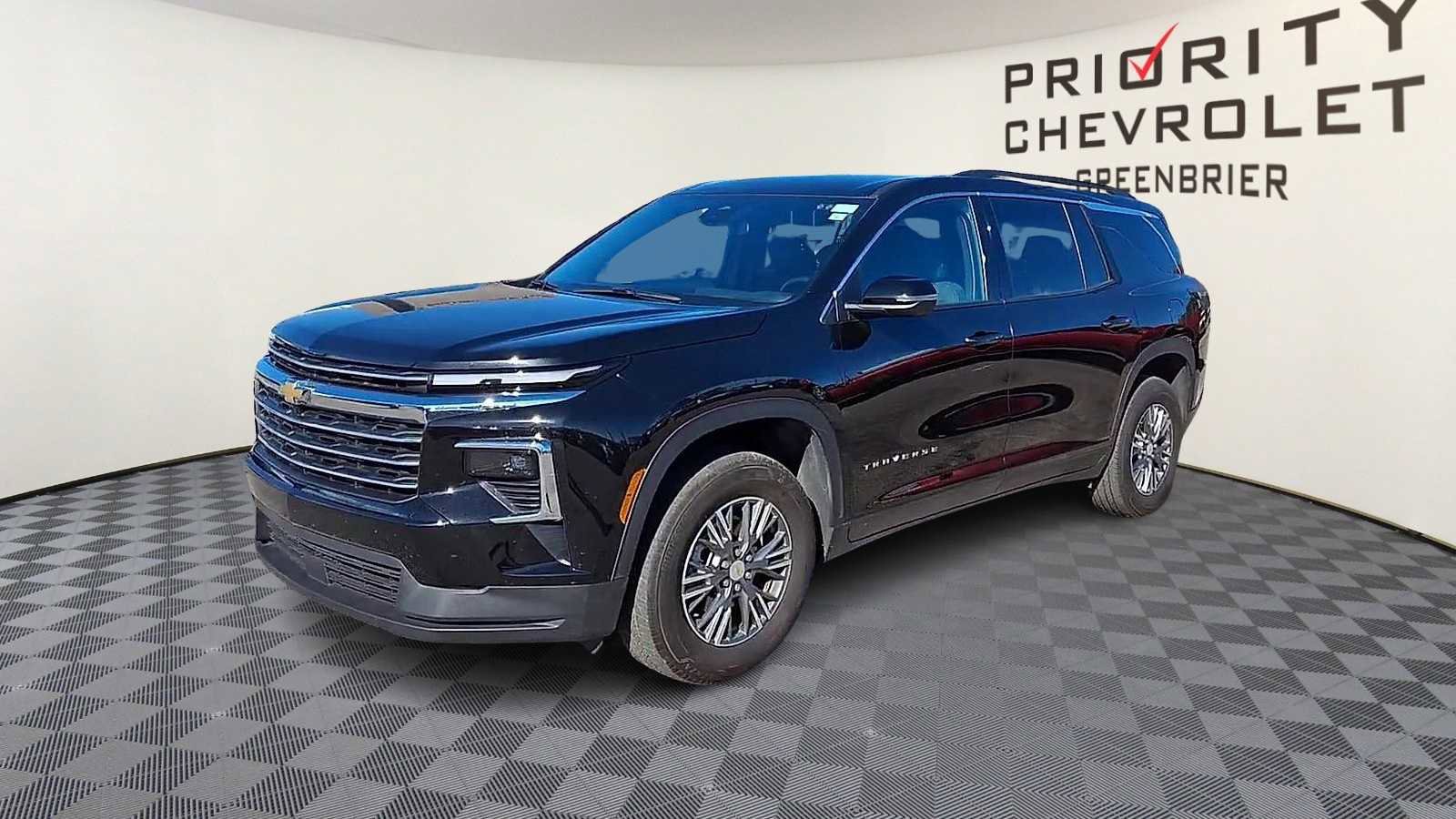 Used 2025 Chevrolet Traverse LT image 4