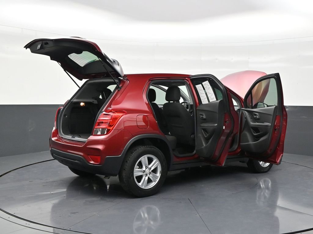 Used 2022 Chevrolet Trax LS AWD/4WD image 29