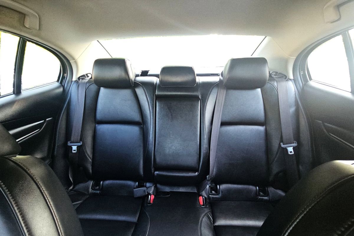 Used 2021 MAZDA MAZDA3 s image 13