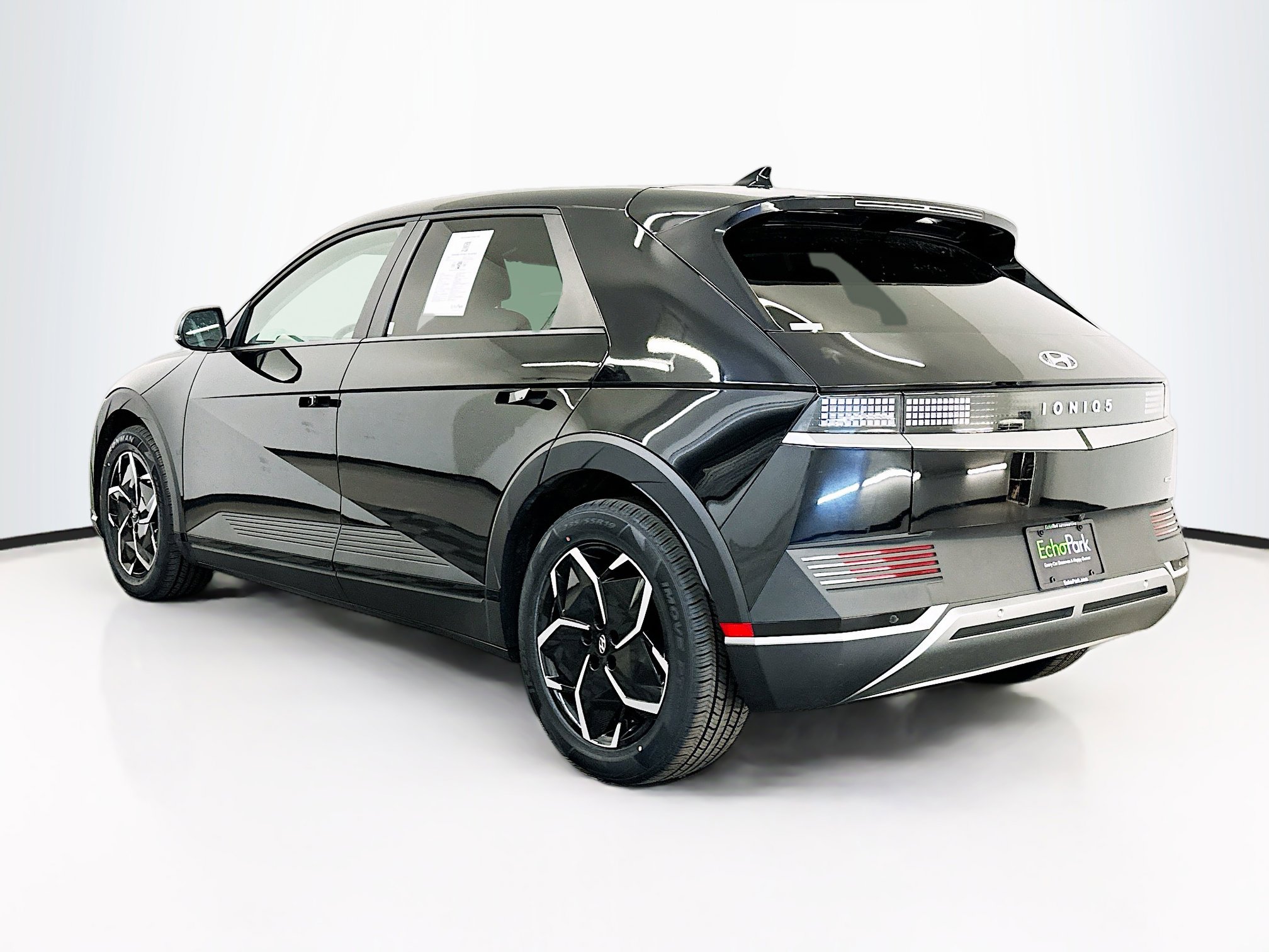 Used 2024 Hyundai Ioniq 5 SE AWD/4WD image 5