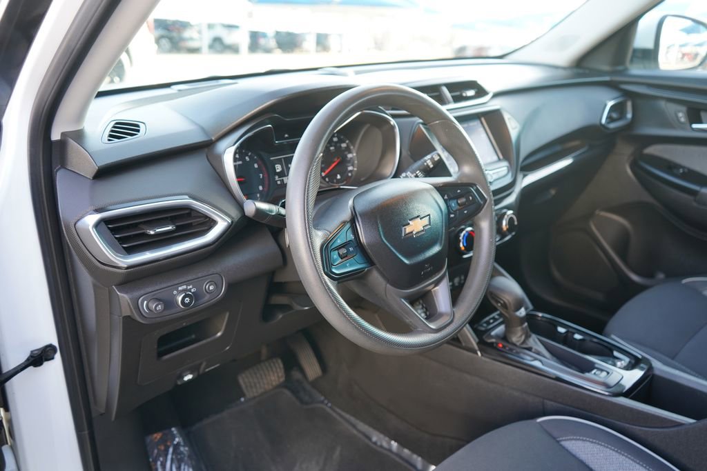 Used 2023 Chevrolet TrailBlazer LT image 13