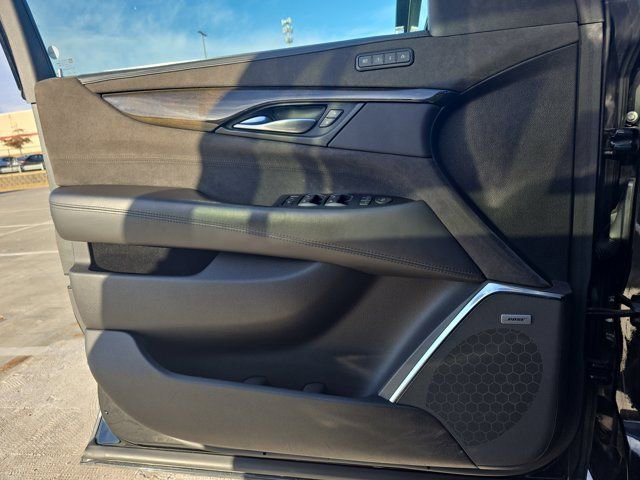 Used 2018 Cadillac Escalade Platinum image 26