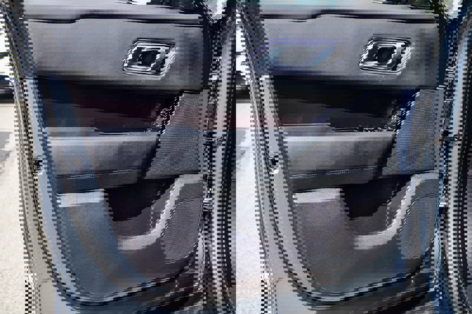 Used 2026 Land Rover Range Rover Velar Dynamic SE image 16